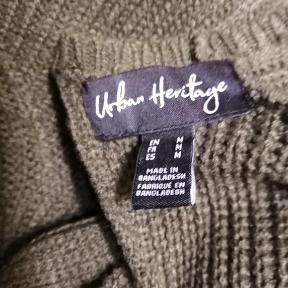 Olive Green Sweater Bell Sleeves Open Back - Picture 3 of 3